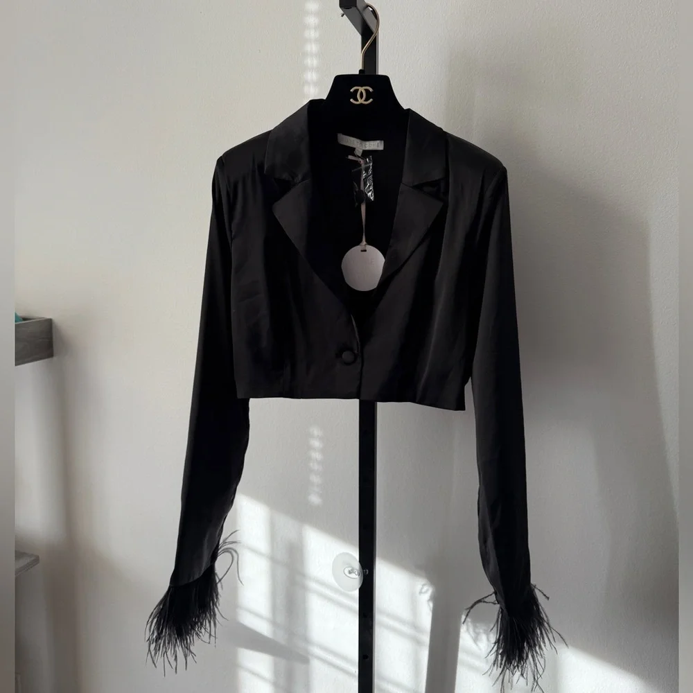 NWT REVOLVE MORE TO COME Julia Blazer Top in Black Size S - Picture 5 of 8